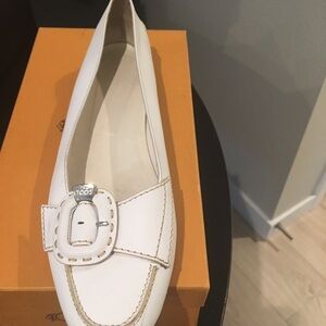 Tod's Ivory Leather Loafers with Buckle